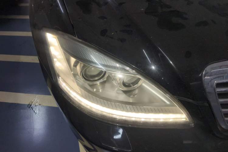 Used Mercedes-Benz S-Class 2011 S 350 L CGI Right Front Headlight
