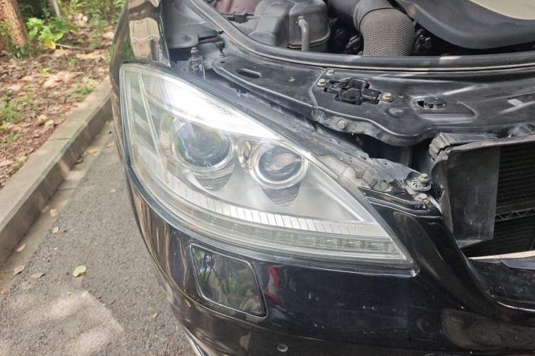 Used Mercedes-Benz S-Class 2011 S 350 L CGI 4MATIC Right Front Headlight