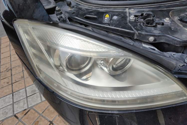 Used Mercedes-Benz S-Class 2011 S 500 L CGI 4MATIC Right Front Headlight
