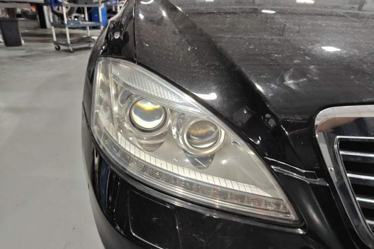 Used Mercedes-Benz S-Class 2011 S 500 L CGI 4MATIC Right Front Headlight