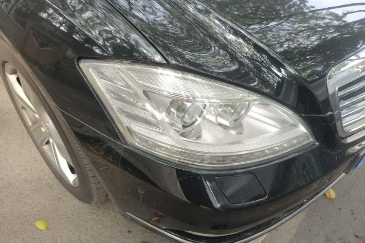 Used Mercedes-Benz S-Class 2011 S 350 L CGI Right Front Headlight