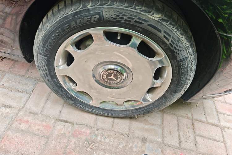Used Mercedes-Benz S-Class 2011 S 350 L CGI 4MATIC Right Front Wheel Hub