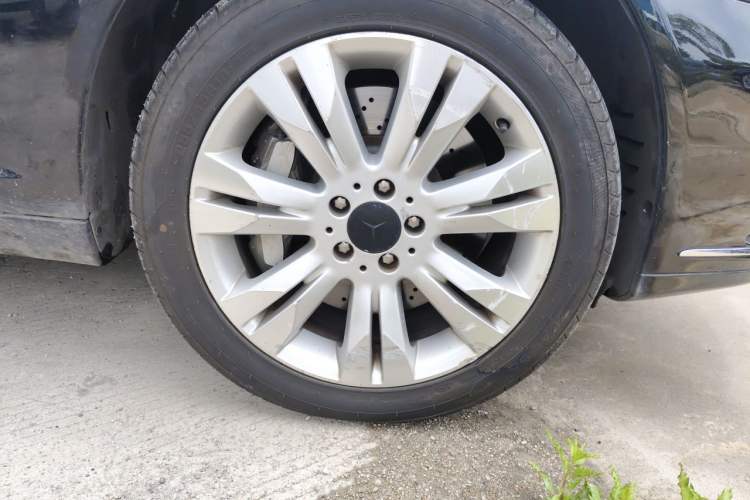 Used Mercedes-Benz S-Class 2011 S 500 L CGI 4MATIC Right Front Wheel Hub