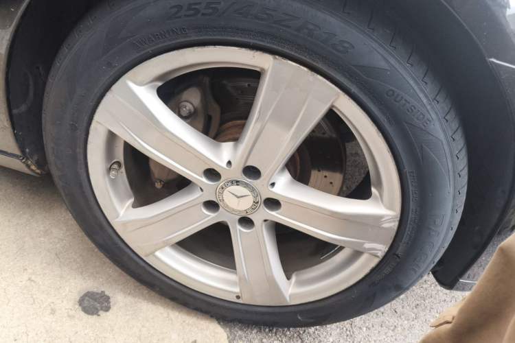 Used Mercedes-Benz S-Class 2011 S 350 L CGI 4MATIC Right Front Wheel Hub