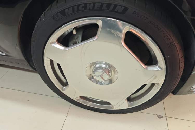 Used Mercedes-Benz S-Class 2011 S 500 L CGI 4MATIC Right Front Wheel Hub