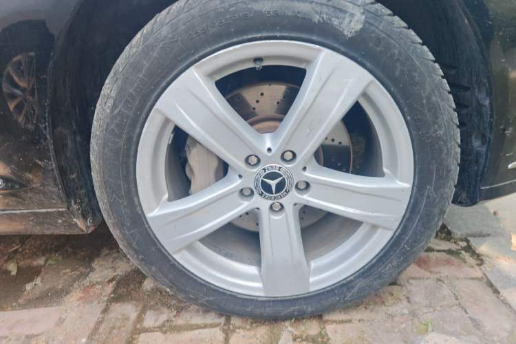 Used Mercedes-Benz S-Class 2011 S 350 L CGI 4MATIC Right Front Wheel Hub