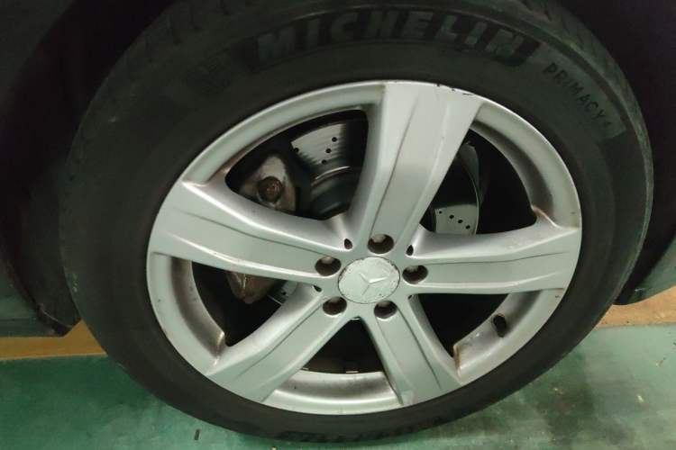 Used Mercedes-Benz S-Class 2011 S 350 L CGI Right Front Wheel Hub