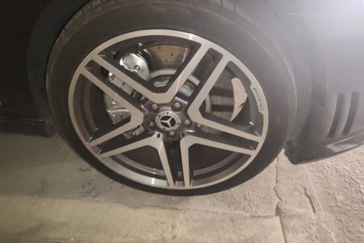 Used Mercedes-Benz S-Class 2011 S 500 L CGI 4MATIC Right Front Wheel Hub