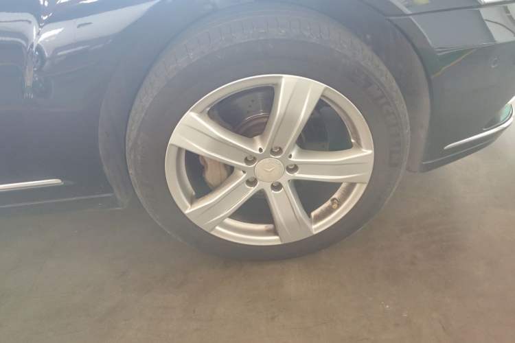Used Mercedes-Benz S-Class 2011 S 350 L CGI 4MATIC Right Front Wheel Hub