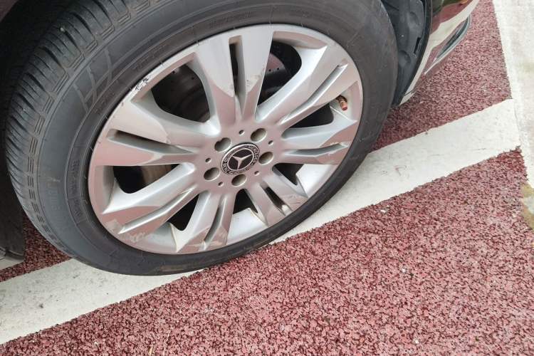 Used Mercedes-Benz S-Class 2011 S 350 L CGI Right Front Wheel Hub