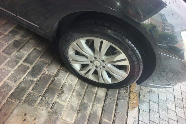 Used Mercedes-Benz S-Class 2011 S 500 L CGI 4MATIC Right Front Wheel Hub