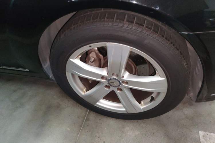 Used Mercedes-Benz S-Class 2011 S 350 L CGI Right Front Wheel Hub