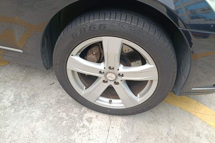 Used Mercedes-Benz S-Class 2011 S 350 L CGI Right Front Wheel Hub