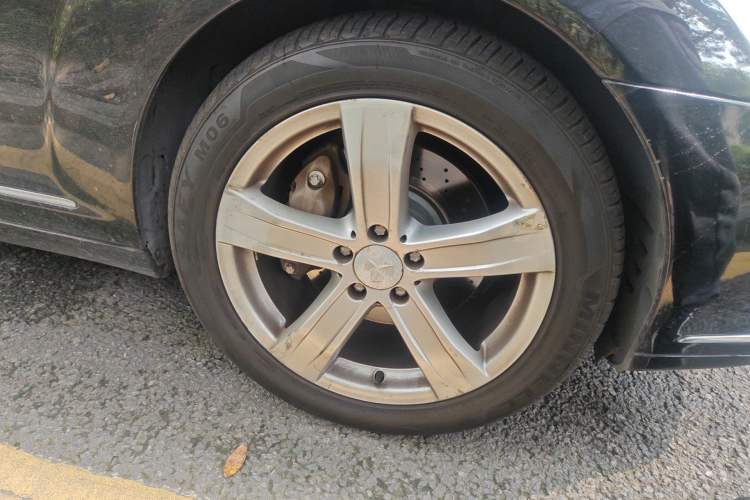 Used Mercedes-Benz S-Class 2011 S 350 L CGI Right Front Wheel Hub