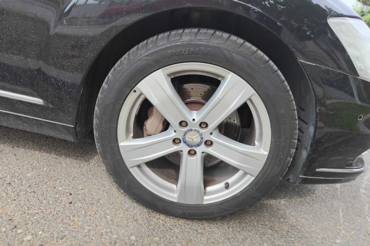 Used Mercedes-Benz S-Class 2011 S 350 L CGI 4MATIC Right Front Wheel Hub