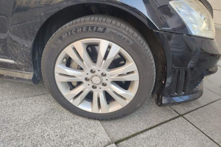 Used Mercedes-Benz S-Class 2011 S 500 L CGI 4MATIC Right Front Wheel Hub