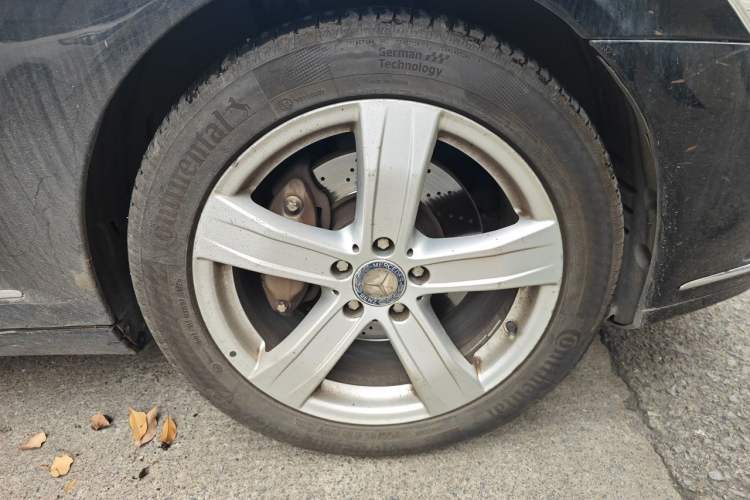 Used Mercedes-Benz S-Class 2011 S 350 L CGI Right Front Wheel Hub