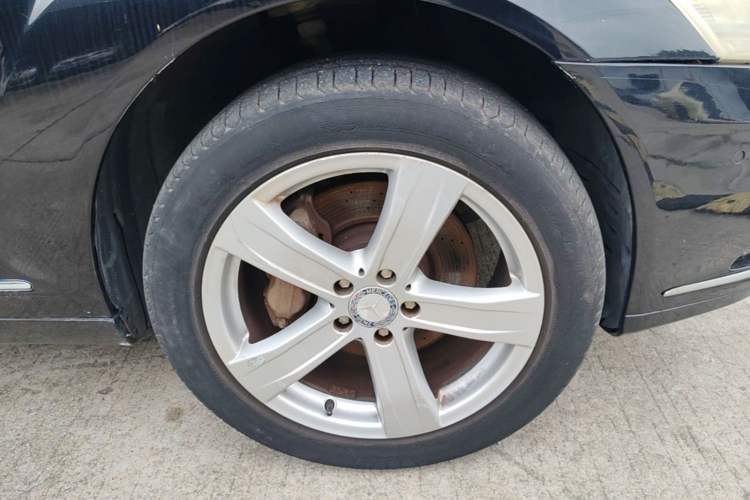 Used Mercedes-Benz S-Class 2011 S 350 L CGI Right Front Wheel Hub
