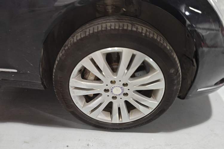 Used Mercedes-Benz S-Class 2011 S 500 L CGI 4MATIC Right Front Wheel Hub