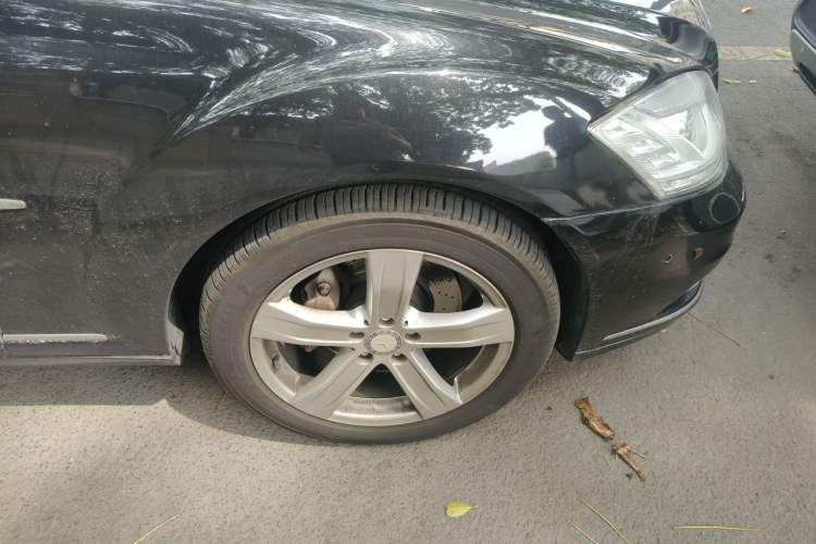 Used Mercedes-Benz S-Class 2011 S 350 L CGI Right Front Wheel Hub