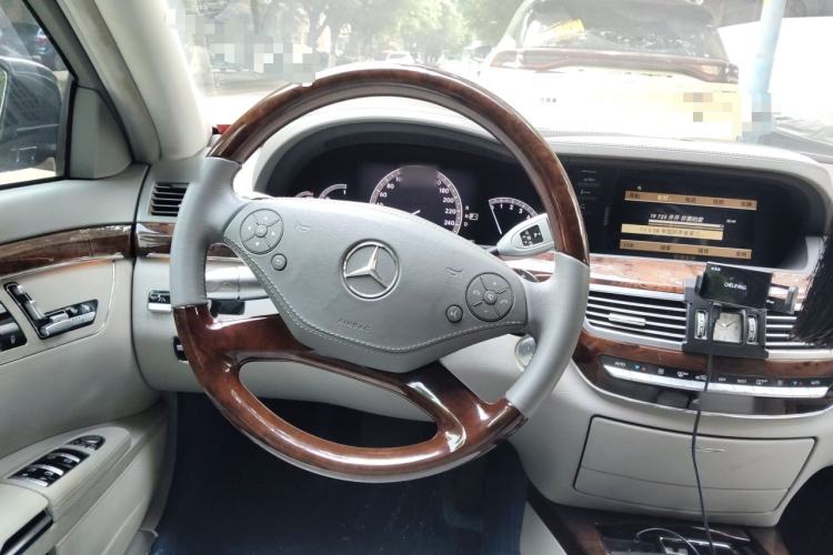 Used Mercedes-Benz S-Class 2011 S 350 L CGI Steering Wheel
