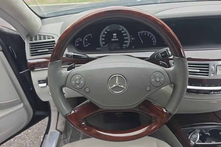 Used Mercedes-Benz S-Class 2011 S 500 L CGI 4MATIC Steering Wheel