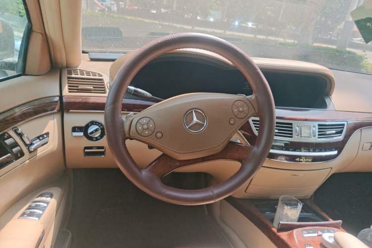 Used Mercedes-Benz S-Class 2011 S 350 L CGI 4MATIC Steering Wheel