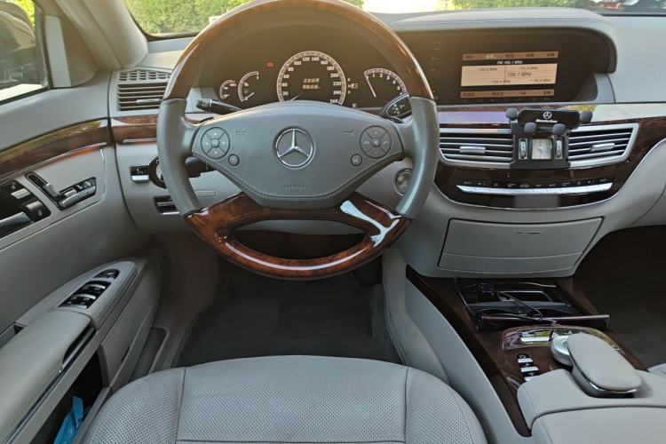Used Mercedes-Benz S-Class 2011 S 350 L CGI 4MATIC Steering Wheel