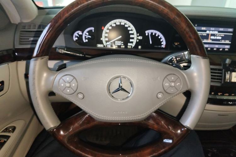 Used Mercedes-Benz S-Class 2011 S 350 L CGI 4MATIC Steering Wheel