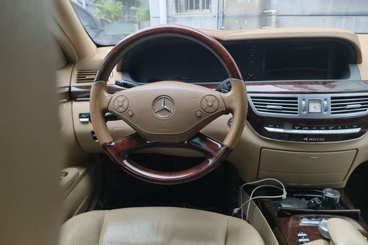 Used Mercedes-Benz S-Class 2011 S 350 L CGI Steering Wheel