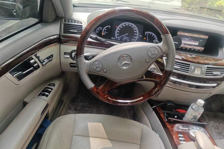 Used Mercedes-Benz S-Class 2011 S 350 L CGI Steering Wheel