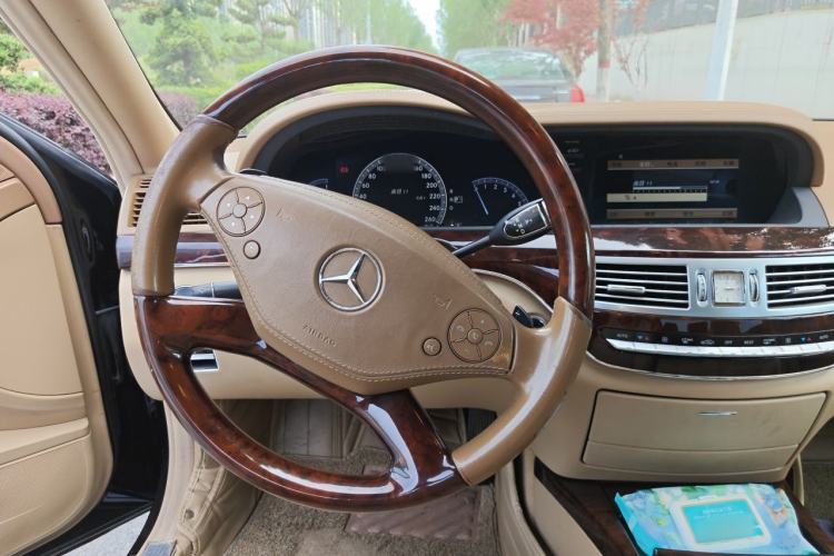 Used Mercedes-Benz S-Class 2011 S 350 L CGI 4MATIC Steering Wheel
