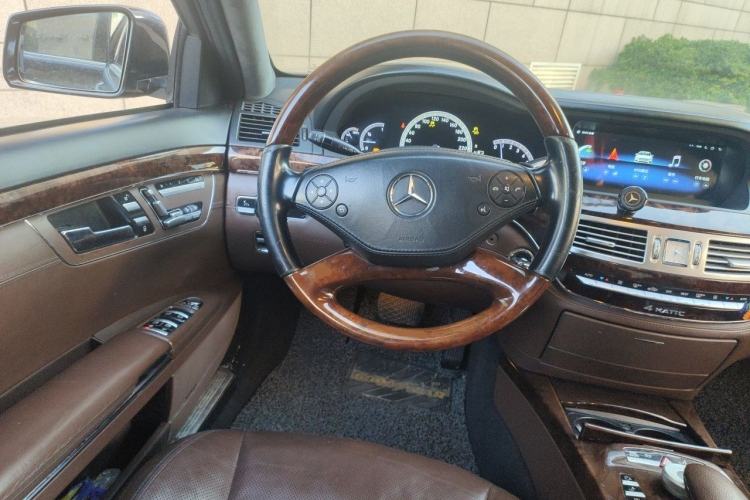 Used Mercedes-Benz S-Class 2011 S 500 L CGI 4MATIC Steering Wheel