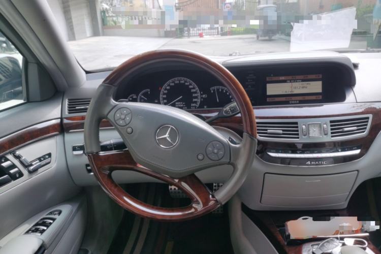 Used Mercedes-Benz S-Class 2011 S 350 L CGI 4MATIC Steering Wheel