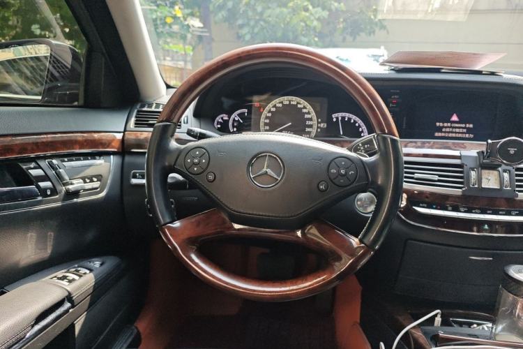 Used Mercedes-Benz S-Class 2011 S 350 L CGI Steering Wheel