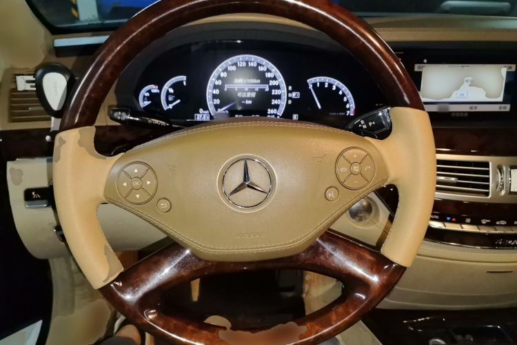 Used Mercedes-Benz S-Class 2011 S 500 L CGI 4MATIC Steering Wheel