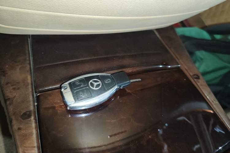 Used Mercedes-Benz S-Class 2011 S 350 L CGI Vehicle Key