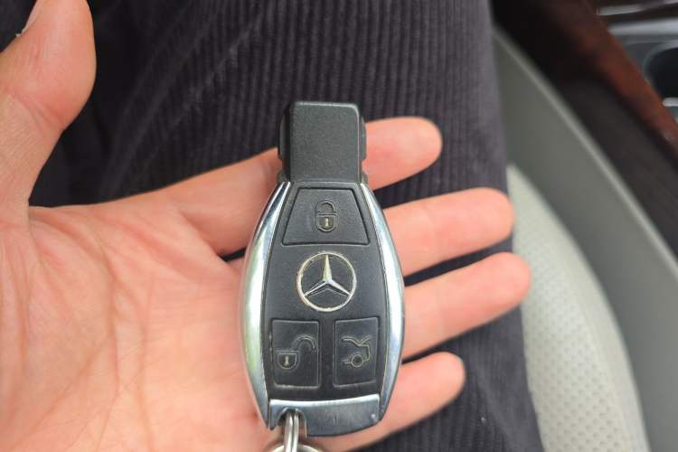 Used Mercedes-Benz S-Class 2011 S 500 L CGI 4MATIC Vehicle Key