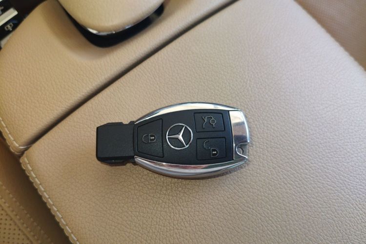 Used Mercedes-Benz S-Class 2011 S 350 L CGI 4MATIC Vehicle Key