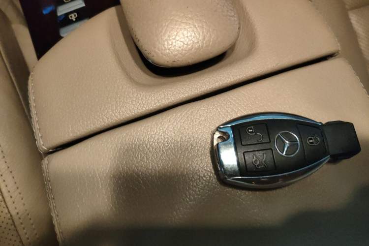 Used Mercedes-Benz S-Class 2011 S 350 L CGI Vehicle Key