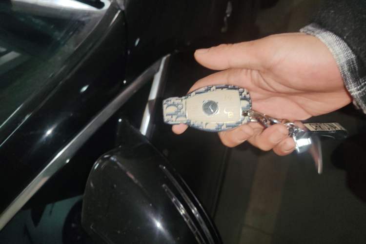 Used Mercedes-Benz S-Class 2011 S 500 L CGI 4MATIC Vehicle Key