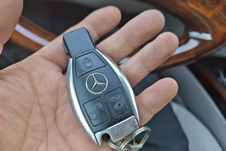 Used Mercedes-Benz S-Class 2011 S 350 L CGI 4MATIC Vehicle Key