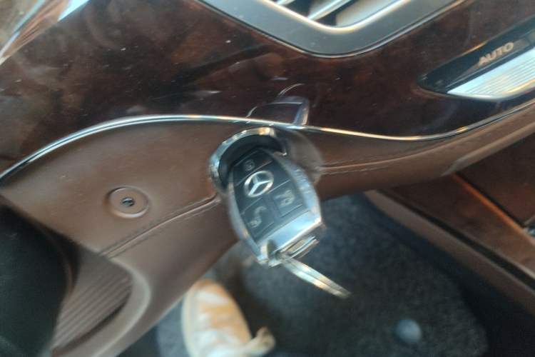 Used Mercedes-Benz S-Class 2011 S 500 L CGI 4MATIC Vehicle Key