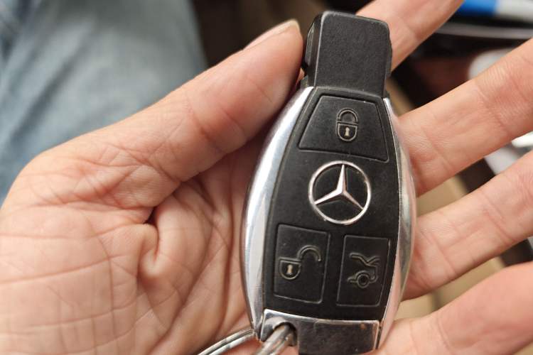 Used Mercedes-Benz S-Class 2011 S 500 L CGI 4MATIC Vehicle Key