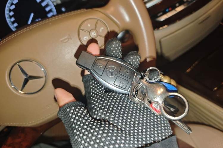 Used Mercedes-Benz S-Class 2011 S 350 L CGI Vehicle Key