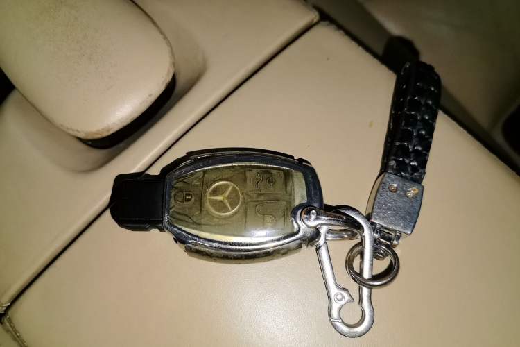 Used Mercedes-Benz S-Class 2011 S 500 L CGI 4MATIC Vehicle Key
