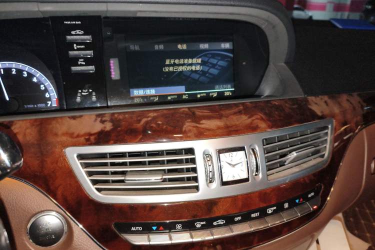 Used Mercedes-Benz S-Class 2011 S 350 L CGI Audio And AC Panel