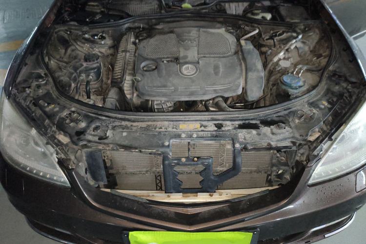 Used Mercedes-Benz S-Class 2011 S 350 L CGI Engine Bay