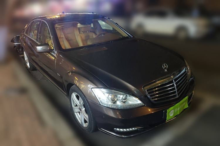 Used Mercedes-Benz S-Class 2011 S 350 L CGI Front Right 45 Deg
