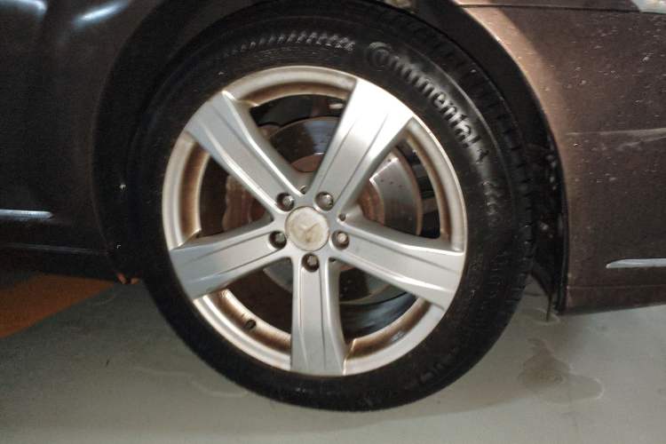 Used Mercedes-Benz S-Class 2011 S 350 L CGI Right Front Wheel Hub